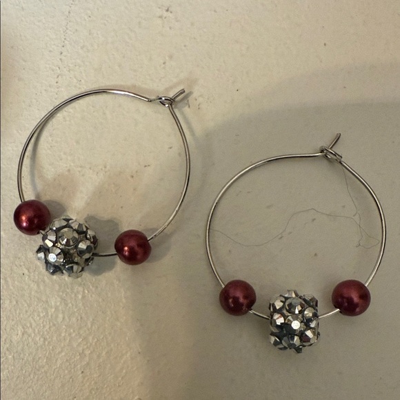 Elegant Maroon and Silver Beaded Elastic Bracelet Set - Picture 6 of 7